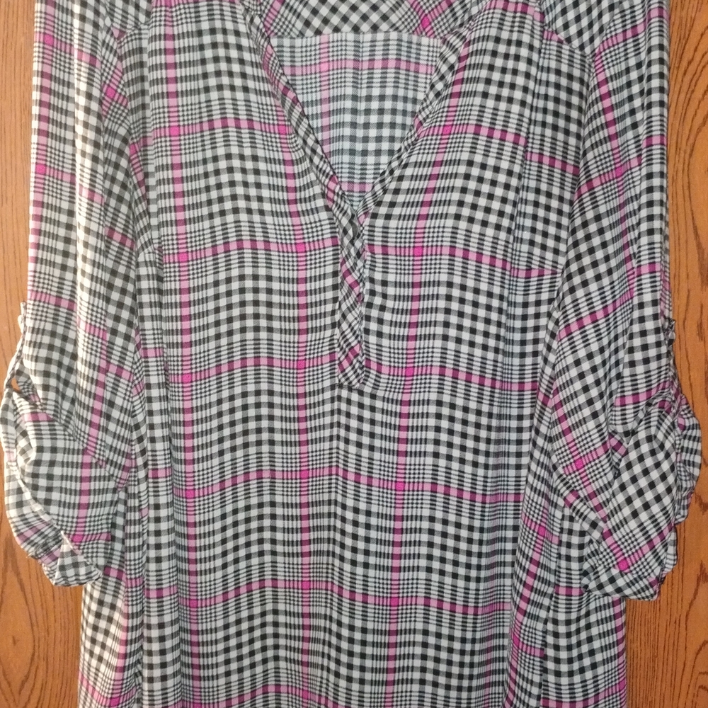 Torrid Plaid V-Neck Blouse - Black, White, Pink